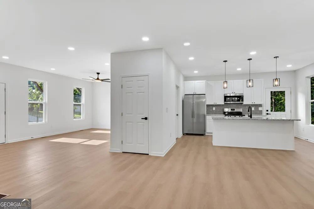 3402 Ashford LOOP Ellenwood, GA 30294
