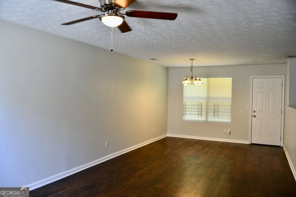 4256 Viewpoint LN Ellenwood, GA 30294