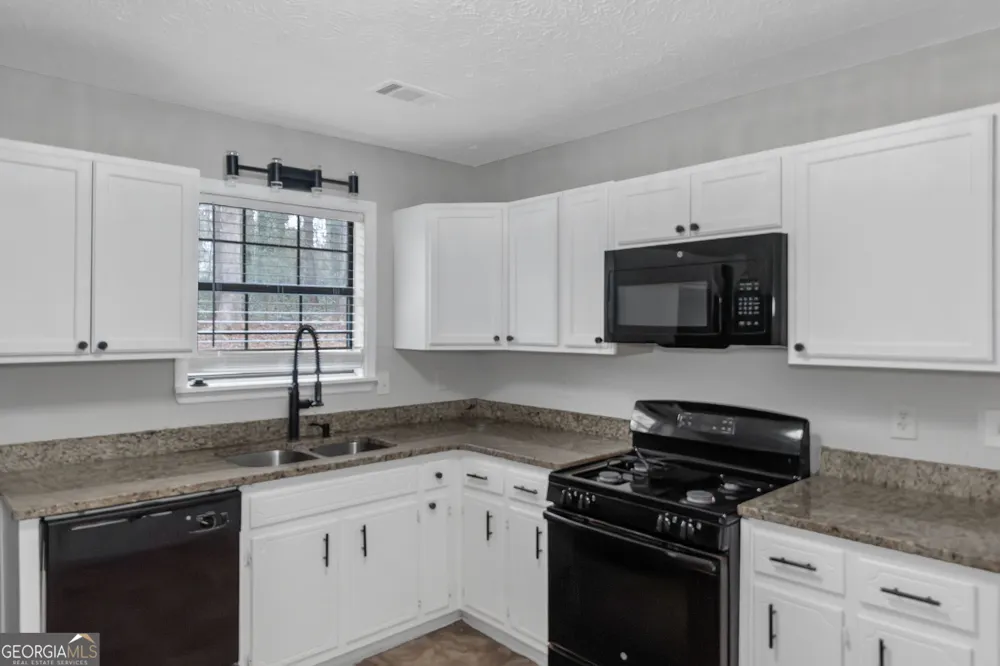 321 Summerwood LN Stockbridge, GA 30281