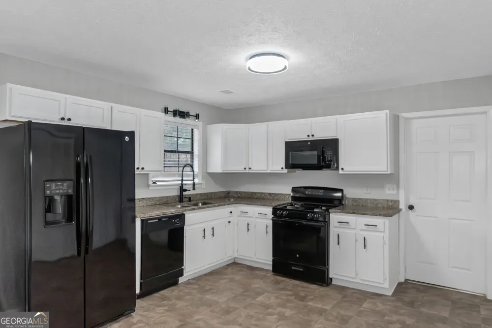 321 Summerwood LN Stockbridge, GA 30281