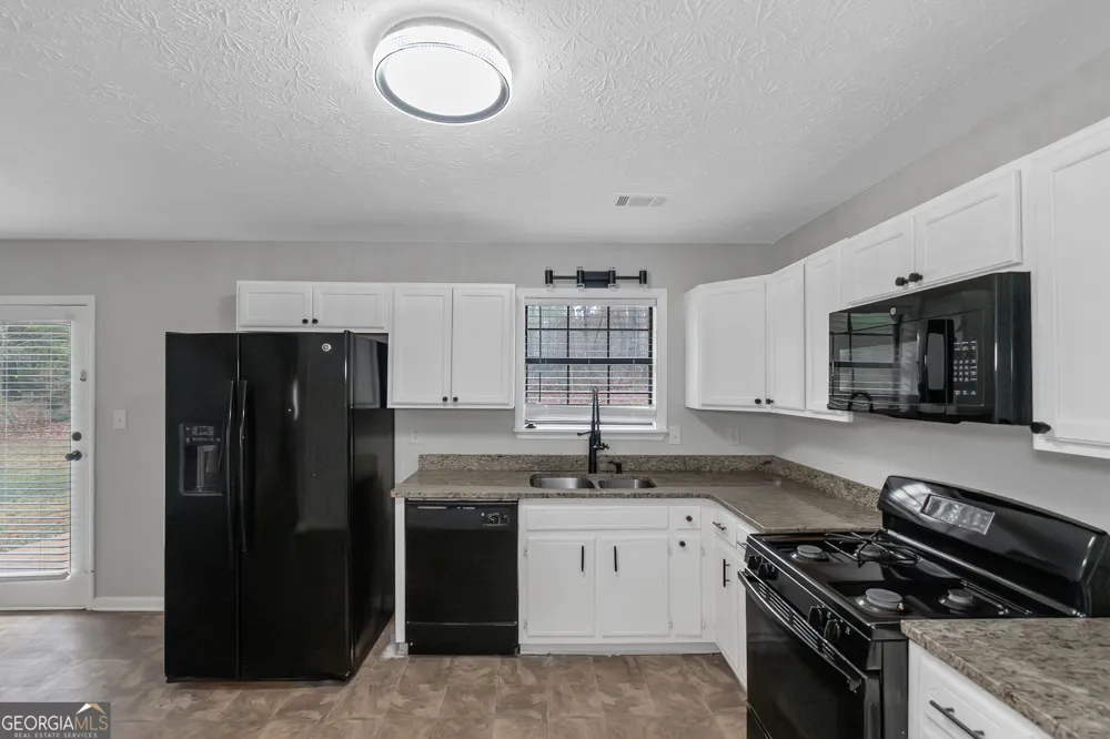 321 Summerwood LN Stockbridge, GA 30281