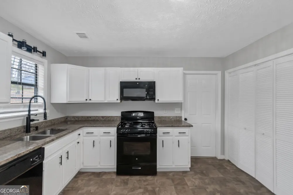 321 Summerwood LN Stockbridge, GA 30281