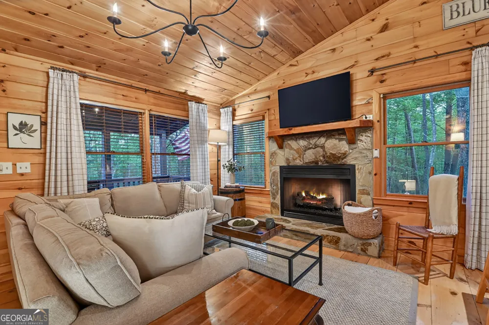 932 Granny BR Blue Ridge, GA 30513