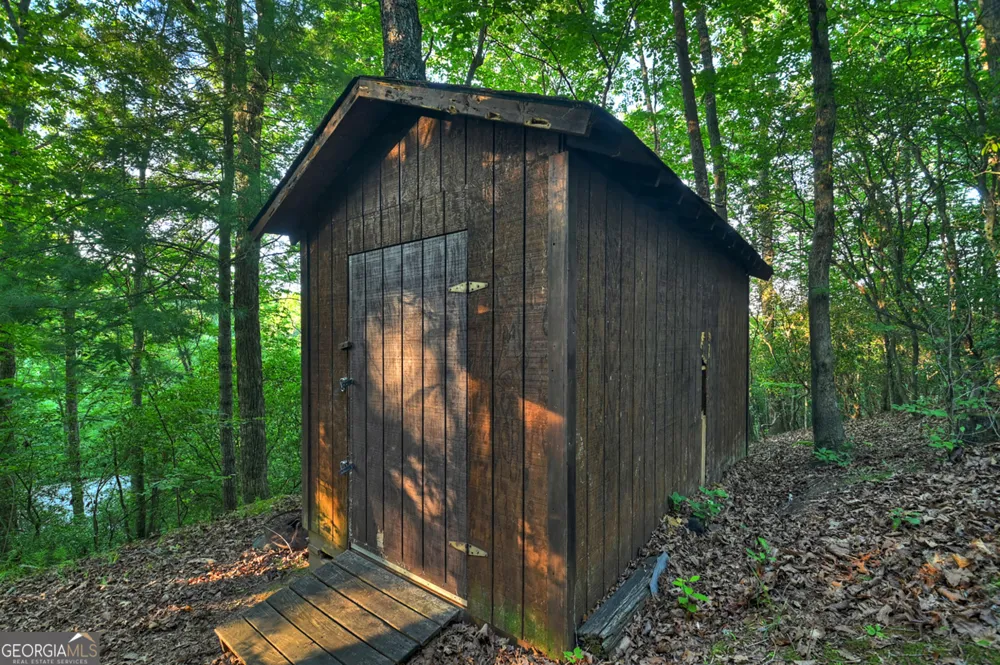 932 Granny BR Blue Ridge, GA 30513