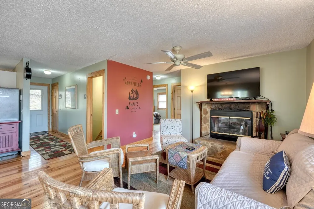 390 Bursey RD Hiawassee, GA 30546