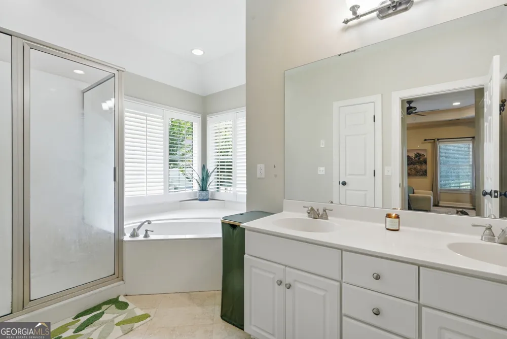 12 Baymeadow LN Savannah, GA 31405