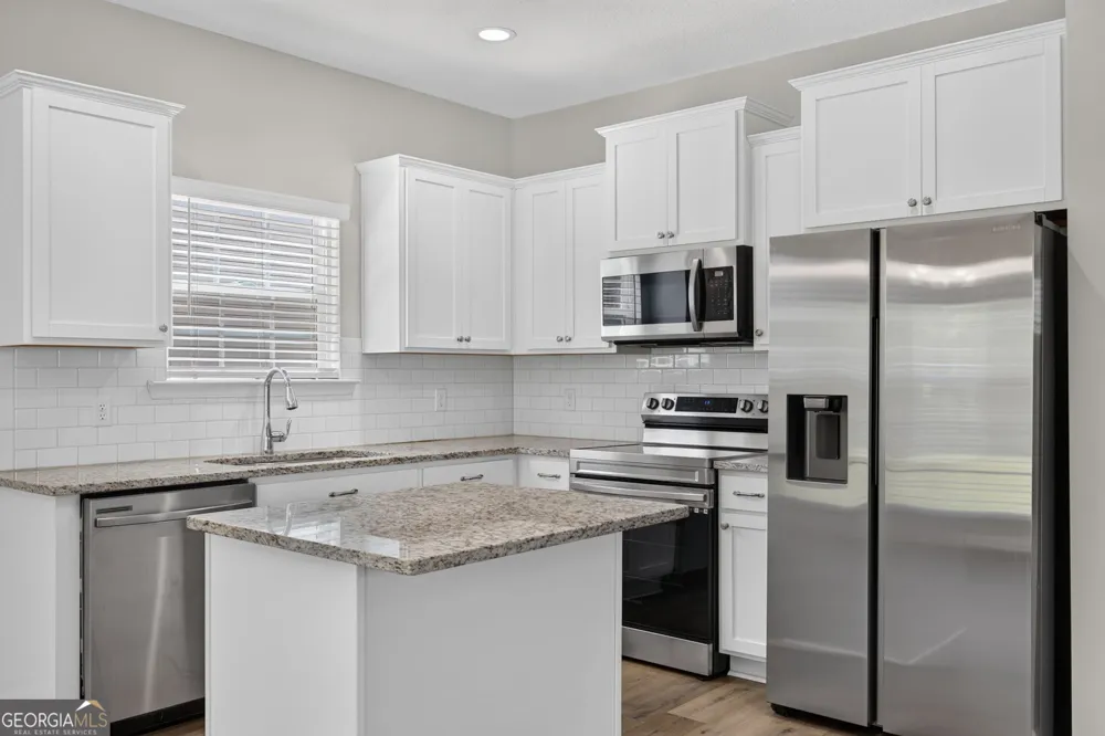 572 Brightleaf CIR Hinesville, GA 31313