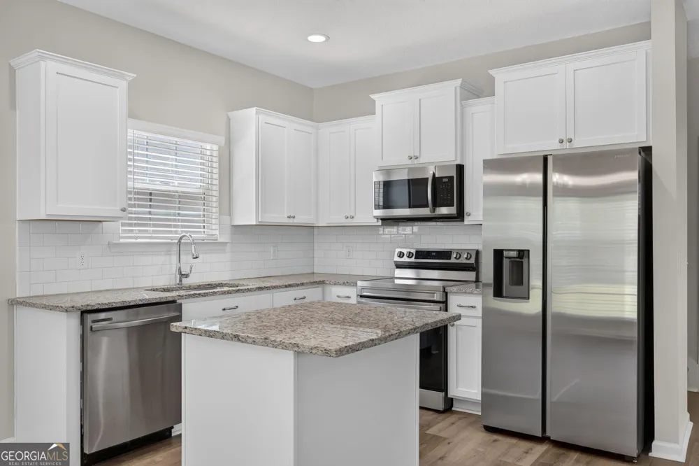 572 Brightleaf CIR Hinesville, GA 31313