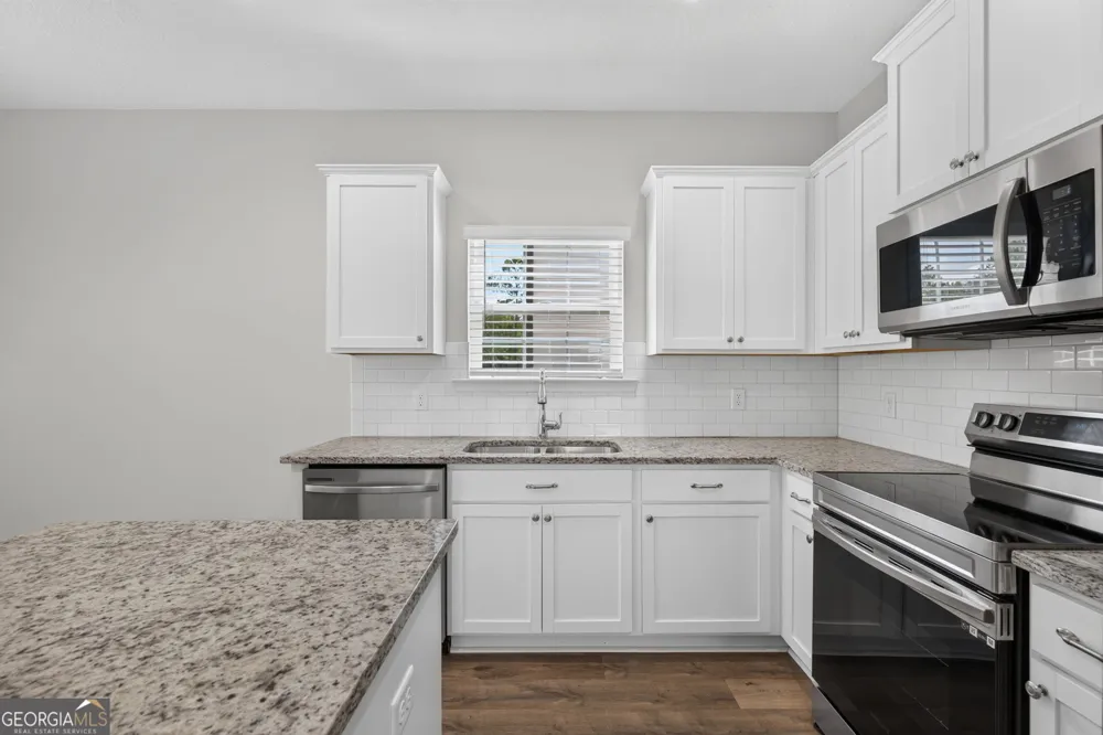 572 Brightleaf CIR Hinesville, GA 31313