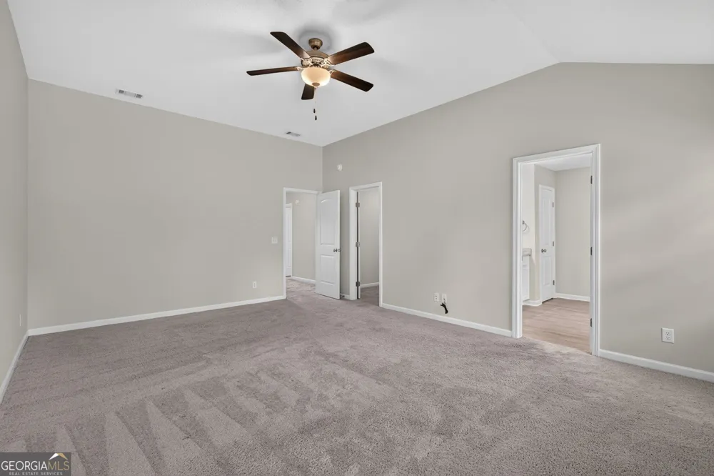 572 Brightleaf CIR Hinesville, GA 31313