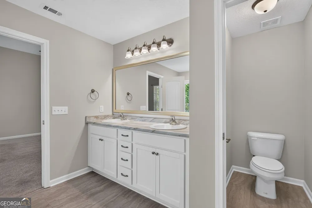 572 Brightleaf CIR Hinesville, GA 31313