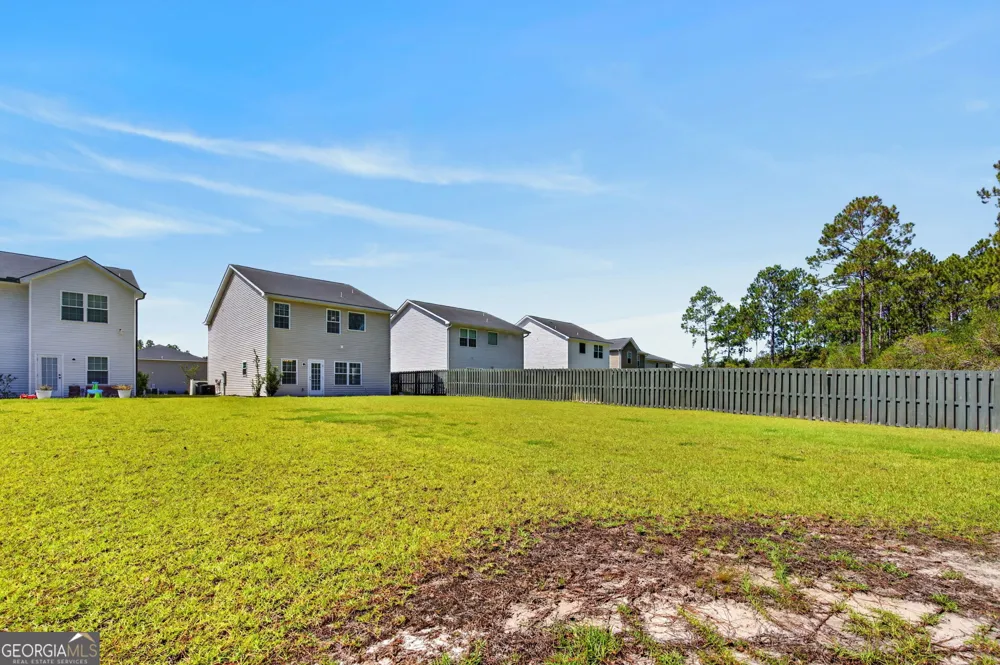 572 Brightleaf CIR Hinesville, GA 31313