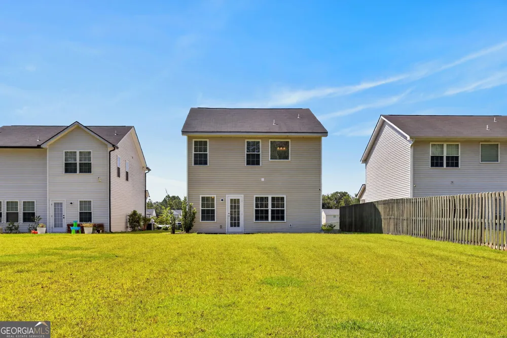 572 Brightleaf CIR Hinesville, GA 31313