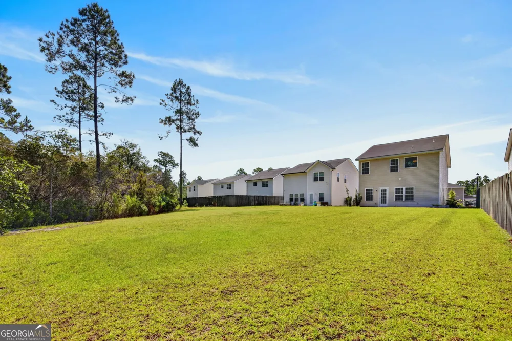 572 Brightleaf CIR Hinesville, GA 31313
