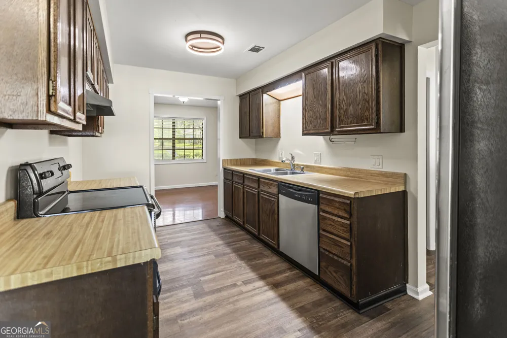 430 Martin RD Hinesville, GA 31313