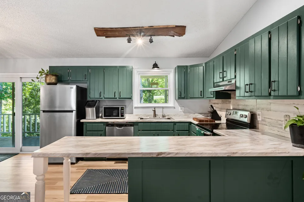 96 Jamie LN Blairsville, GA 30512