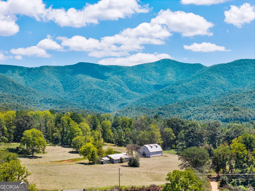 96 Jamie LN Blairsville, GA 30512