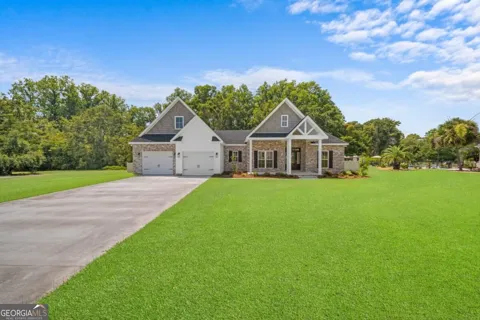 12 Wisteria LN