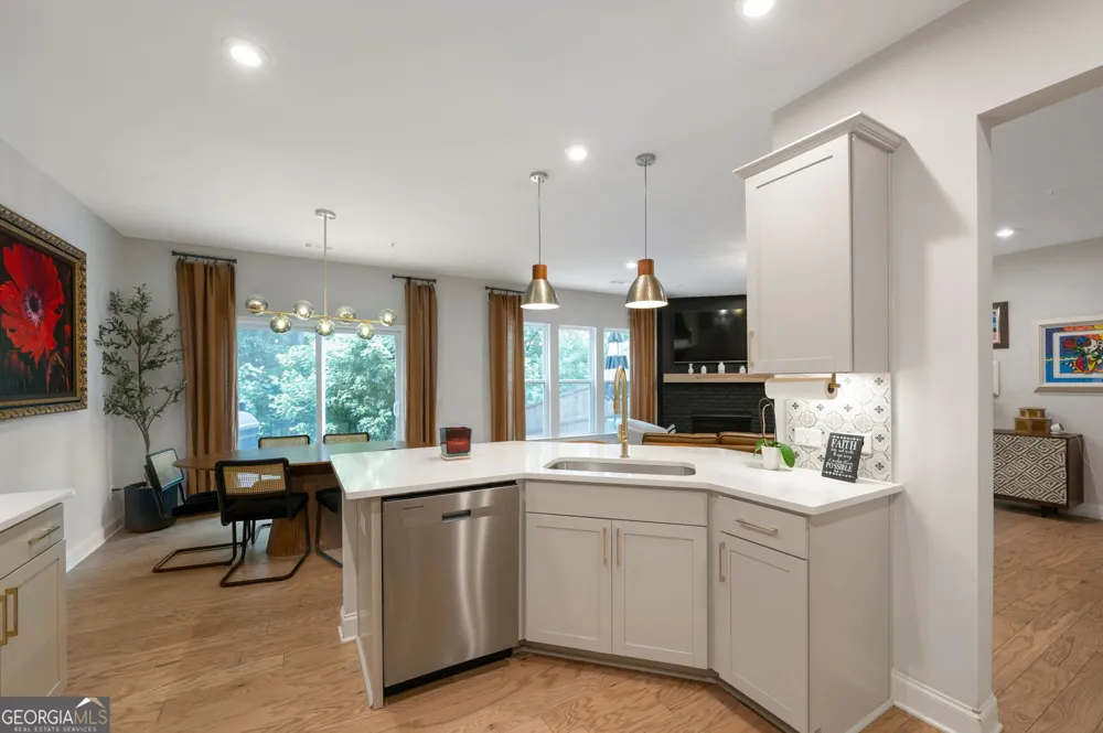 517 Garvin DR Woodstock, GA 30189