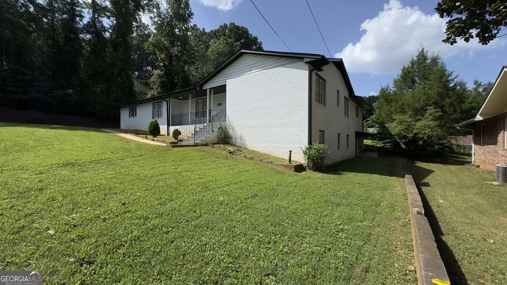1050 Forest Heights RD Stone Mountain, GA 30083