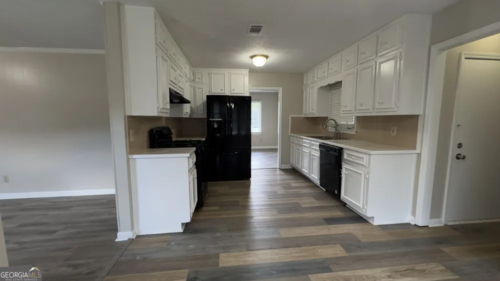 1050 Forest Heights RD Stone Mountain, GA 30083