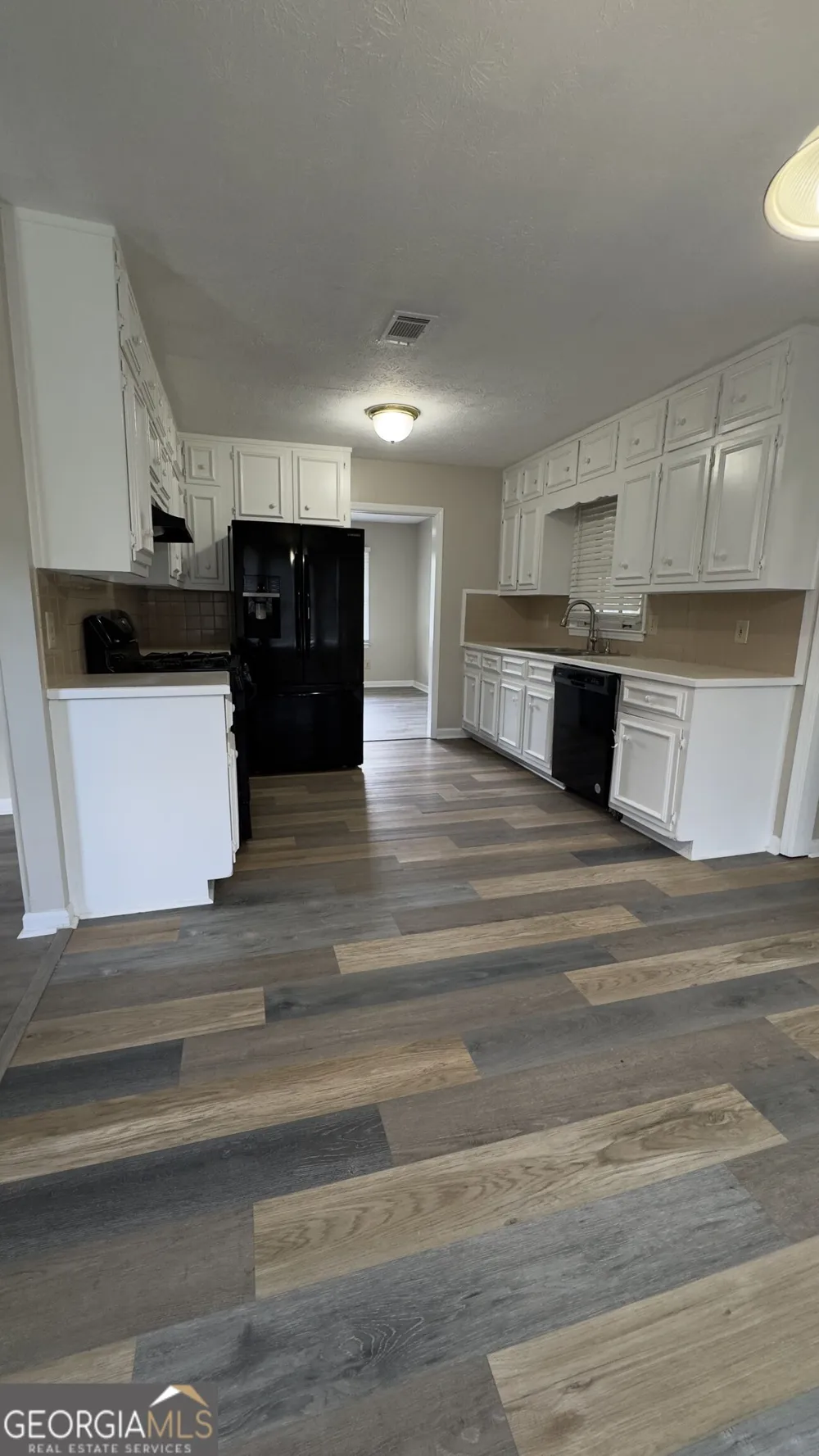 1050 Forest Heights RD Stone Mountain, GA 30083