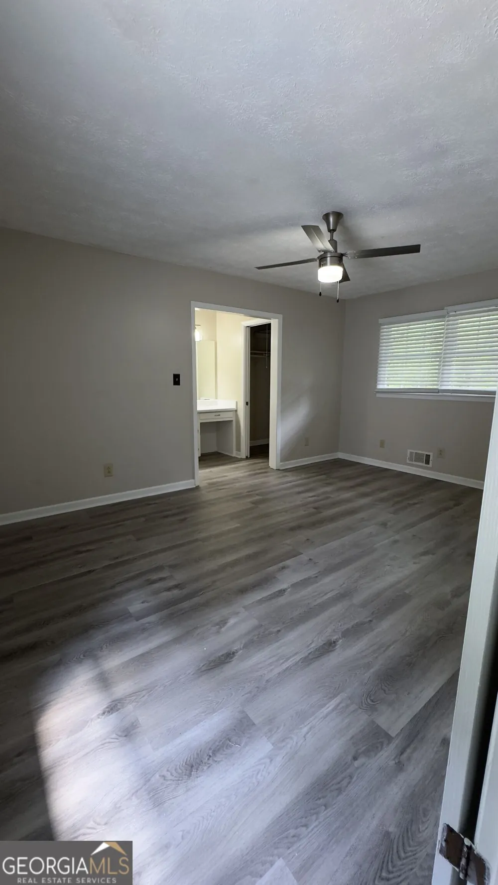 1050 Forest Heights RD Stone Mountain, GA 30083