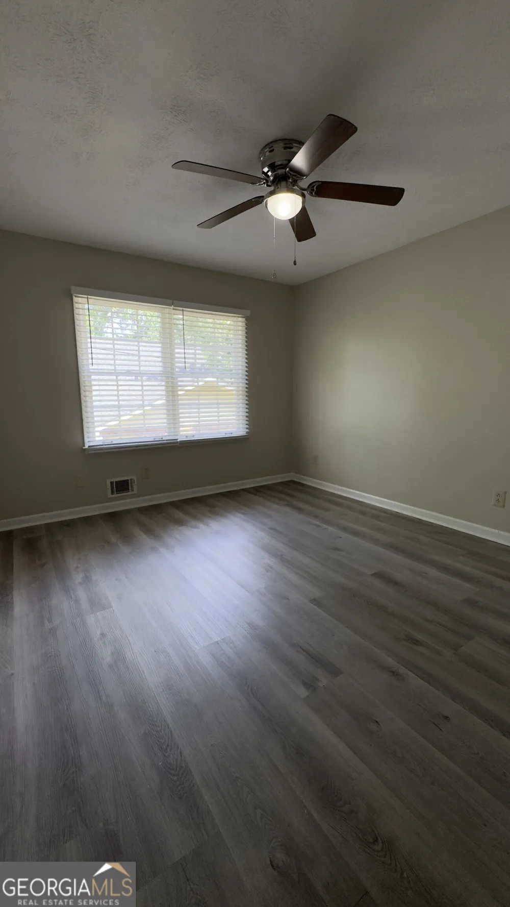 1050 Forest Heights RD Stone Mountain, GA 30083