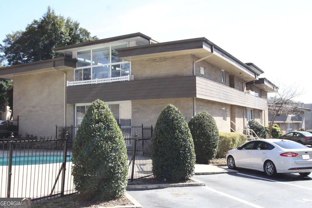 346 Carpenter DR NE Sandy Springs, GA 30328