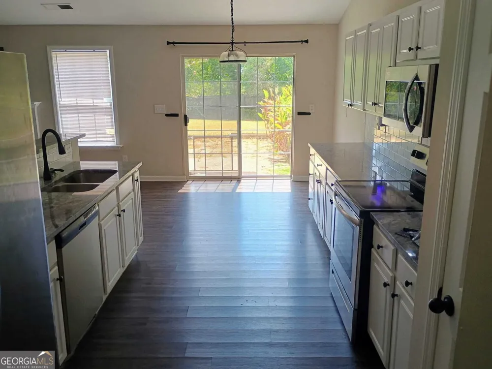 844 Langley View CT Loganville, GA 30052