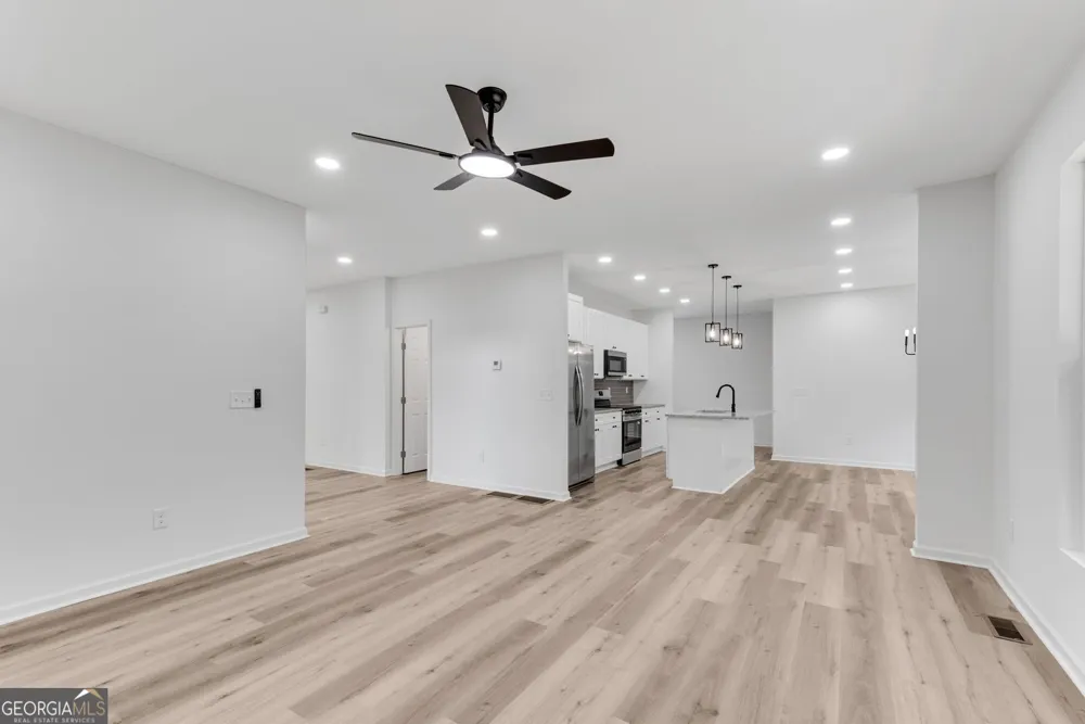 3414 Ashford LOOP Ellenwood, GA 30294
