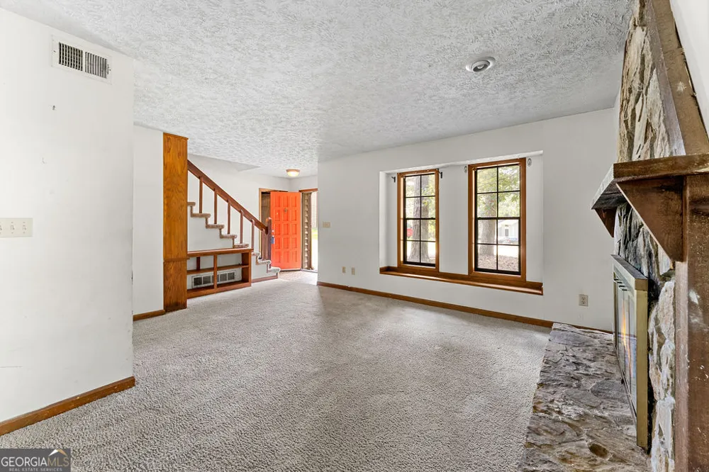 1043 Ascot CT Riverdale, GA 30296