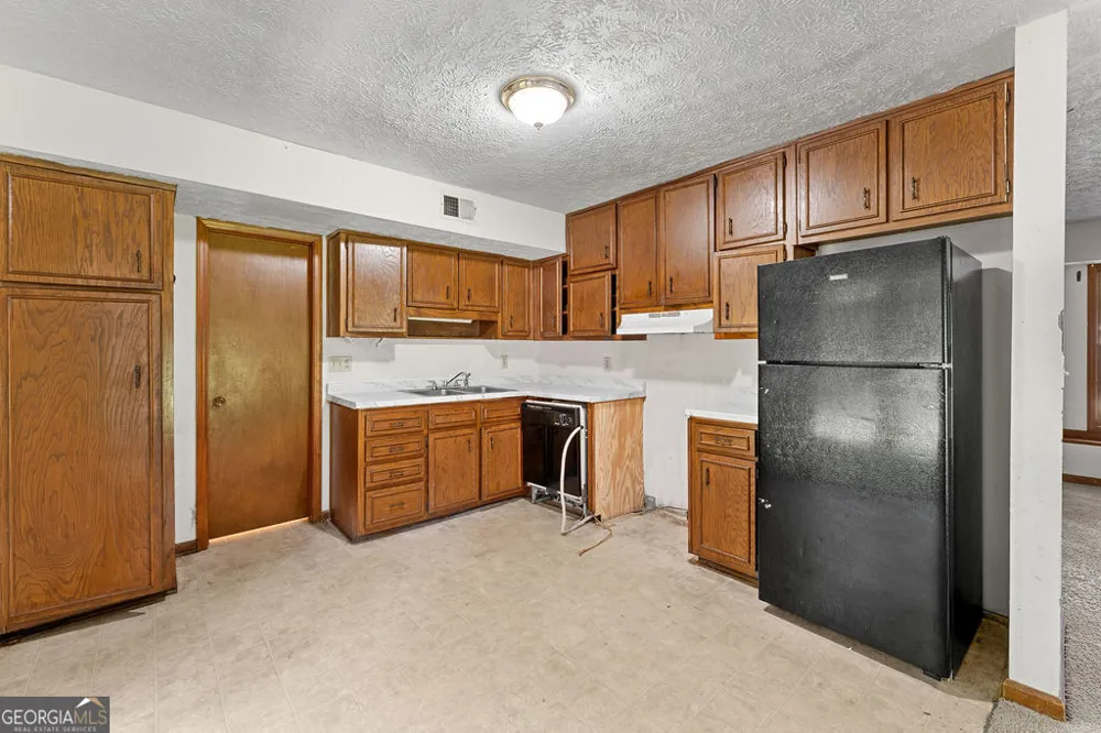 1043 Ascot CT Riverdale, GA 30296
