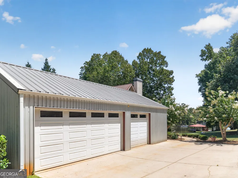 366 Sinclair RD Eatonton, GA 31024