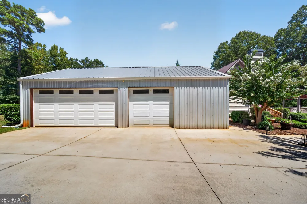 366 Sinclair RD Eatonton, GA 31024