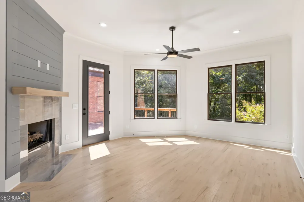 4824 Deer Creek CT Flowery Branch, GA 30542
