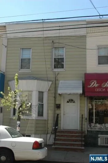 64 Wilson Avenue