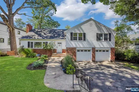 9 Edgewood Avenue