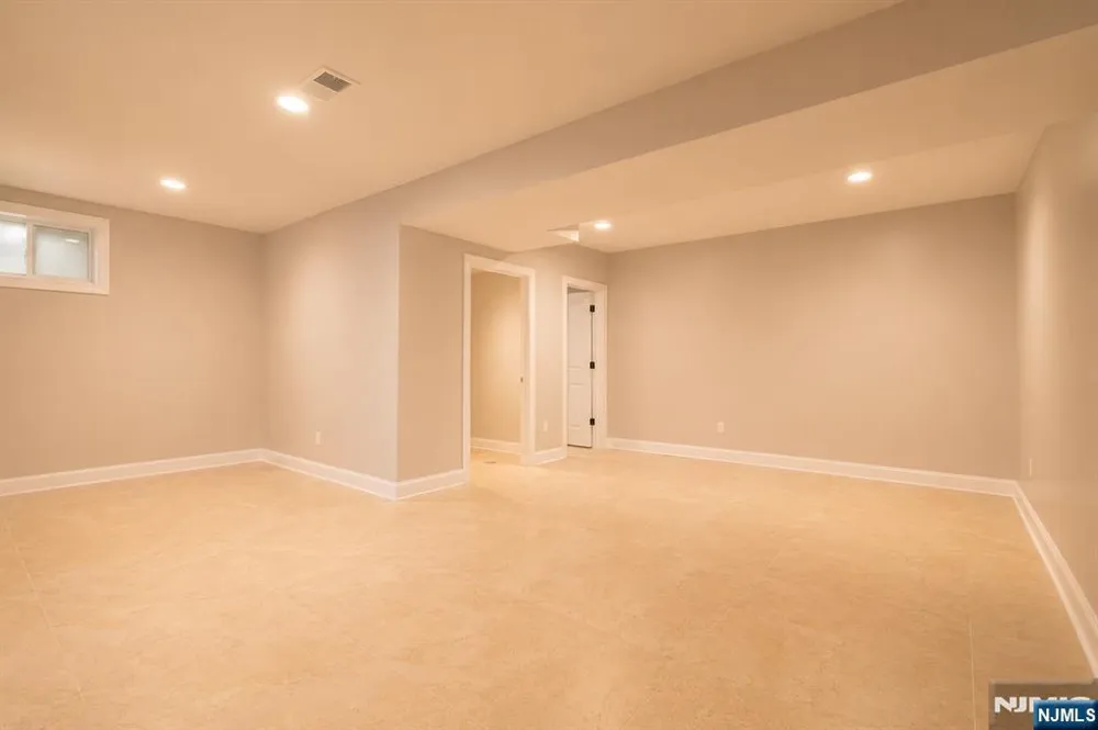 15 Edison Street Clifton, NJ 07013