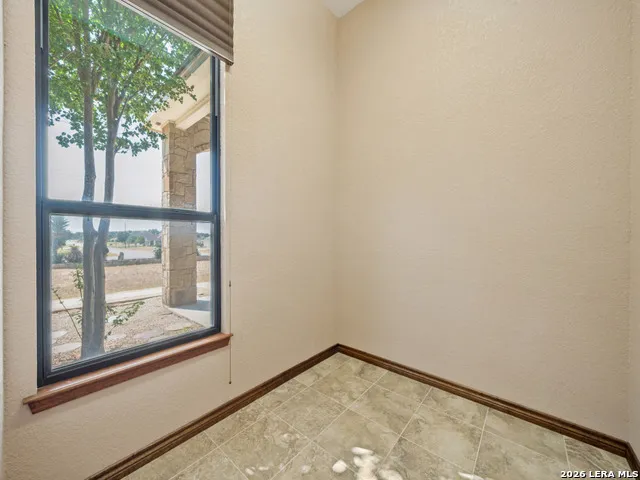 201 Abrego Lake Floresville, TX 78114