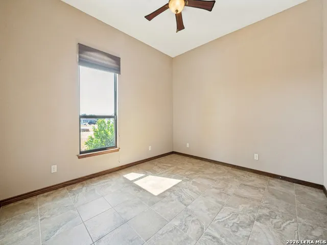201 Abrego Lake Floresville, TX 78114