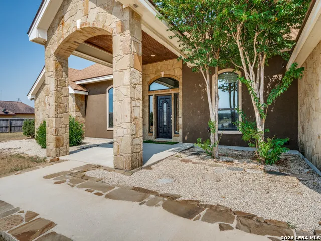 201 Abrego Lake Floresville, TX 78114