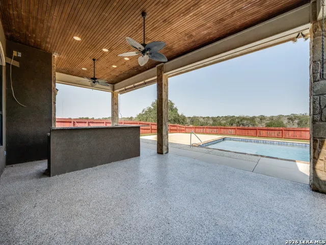 201 Abrego Lake Floresville, TX 78114