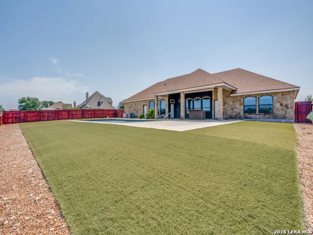 201 Abrego Lake Floresville, TX 78114