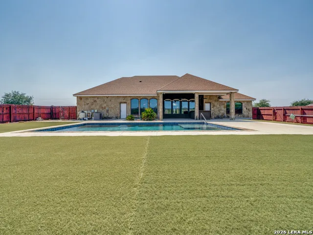 201 Abrego Lake Floresville, TX 78114