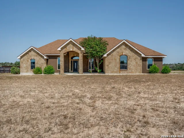 201 Abrego Lake Floresville, TX 78114