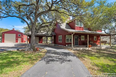 2365 LAKESHORE DR