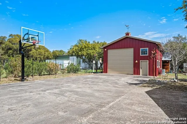 2365 LAKESHORE DR Canyon Lake, TX 78133