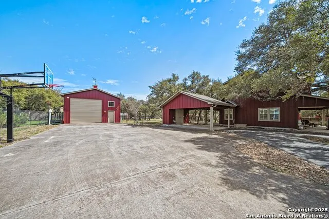 2365 LAKESHORE DR Canyon Lake, TX 78133
