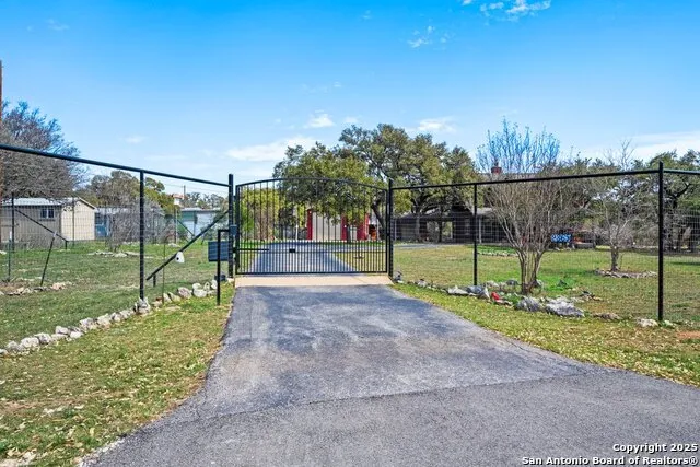 2365 LAKESHORE DR Canyon Lake, TX 78133